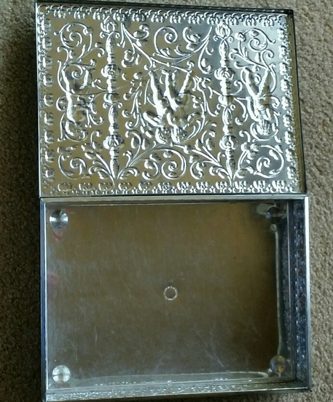 VINTAGE TIN BOX - Picture 3 of 5